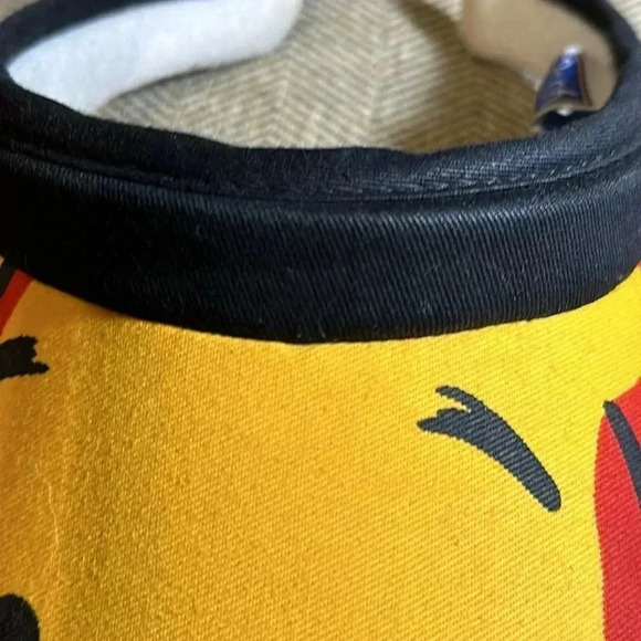 ‼️RARE HARD TO FIND‼️ VINTAGE DISNEY WINNIE THE POOH COTTON SUNVISOR SHIELD - Picture 8 of 9